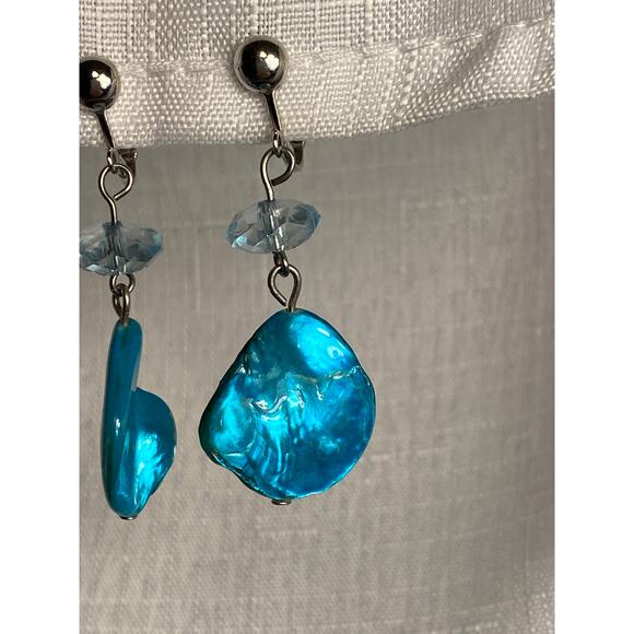 Turquoise shell and plastic crystal bead drop Clip-On Earrings Silvertone VGUC - Picture 2 of 9